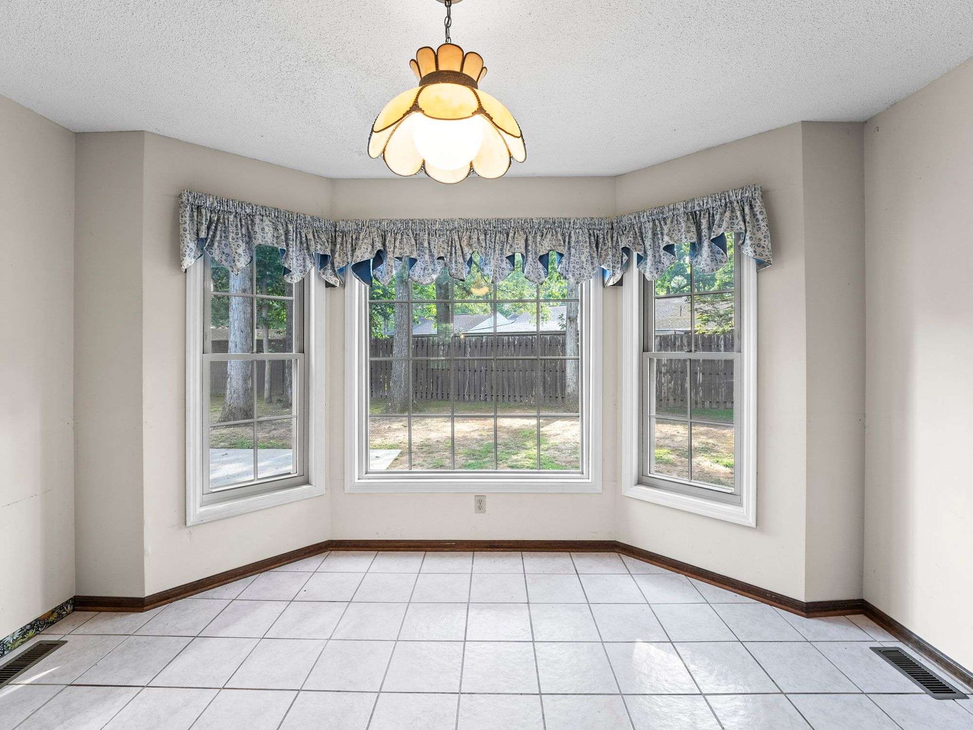 Breakfast Nook Refresh — before